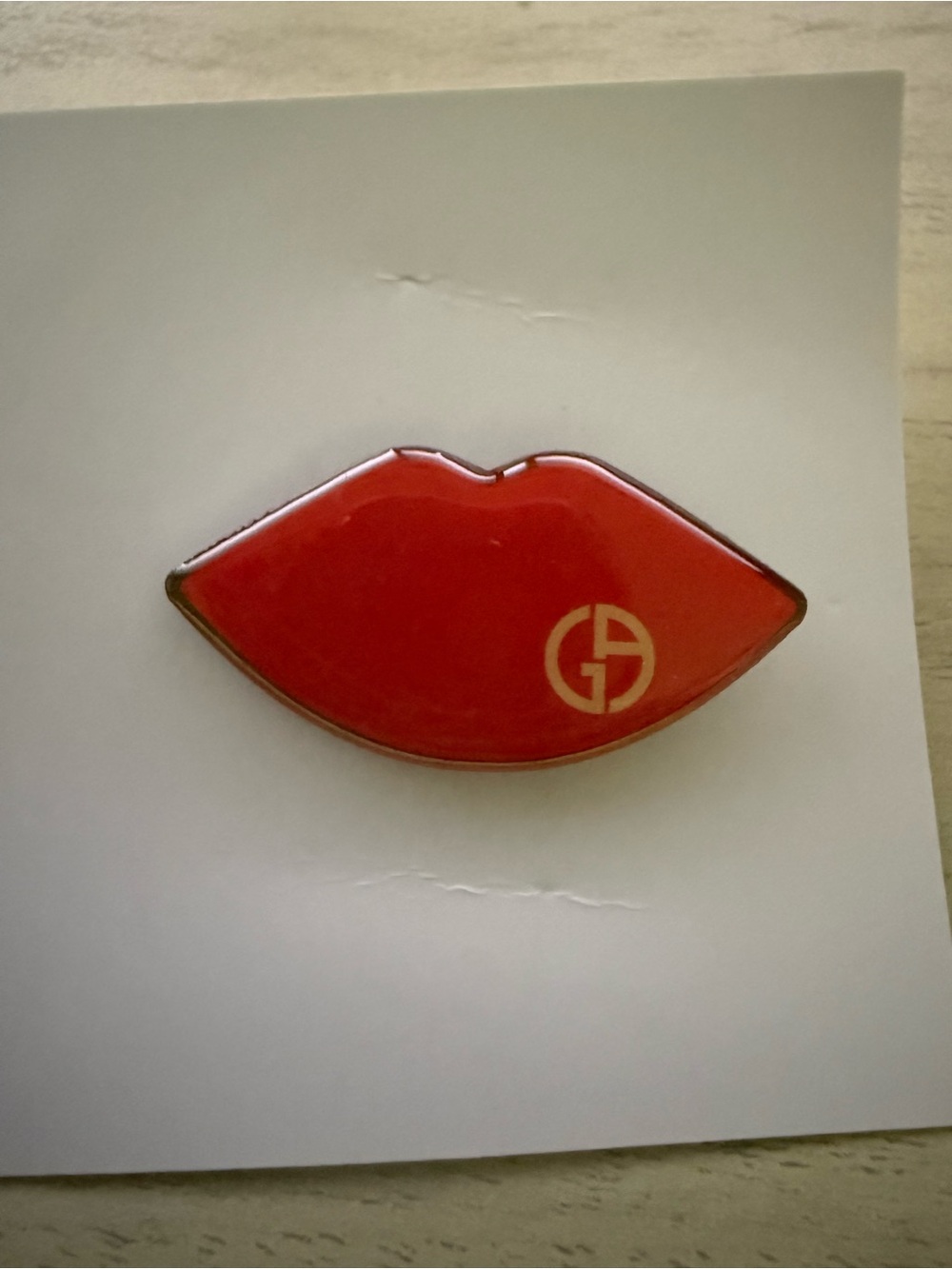 Giorgio Armani Beauty Lips Pin